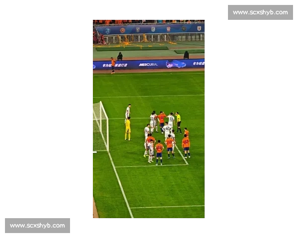 山东鲁能迎战上海上港强强对话牵动中超争冠格局走向焦点之夜全场瞩目